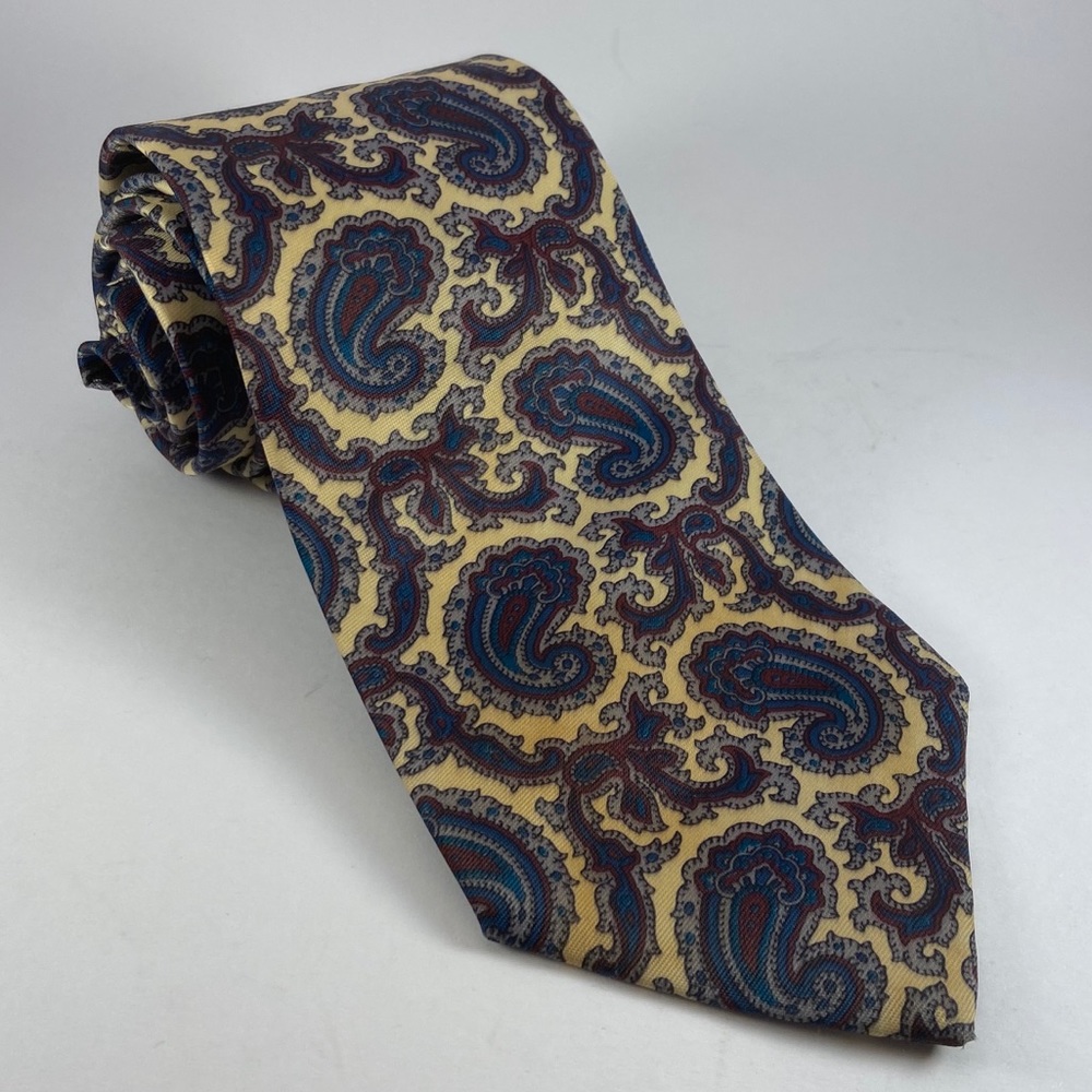 Boston Harbor tie yellow w multicolored paisleys